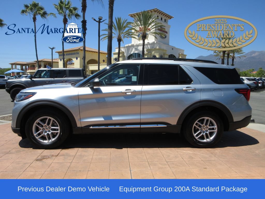 Certified 2025 Ford Explorer Active RWD image 1
