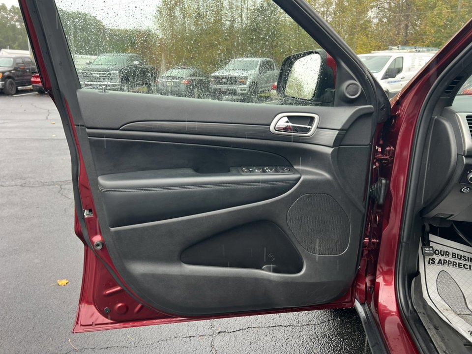 Used 2021 Jeep Grand Cherokee Laredo image 16