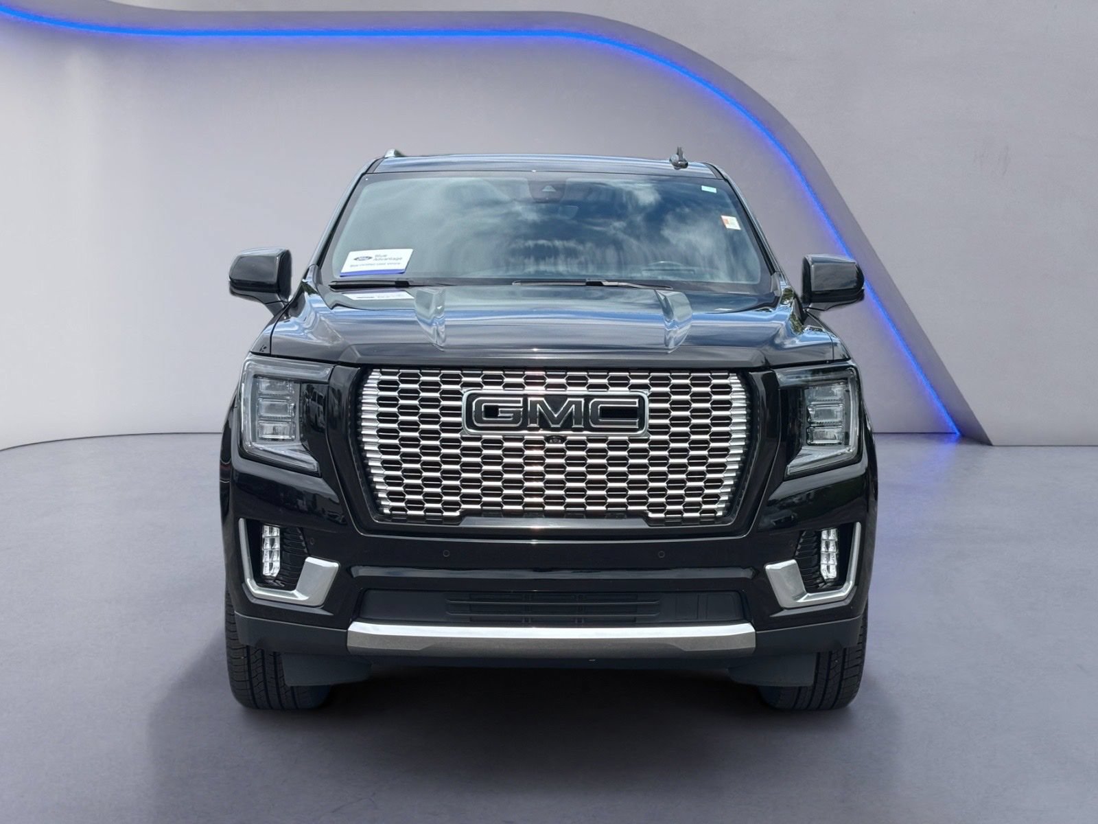Used 2021 GMC Yukon Denali w/ Denali Premium Package AWD/4WD image 9