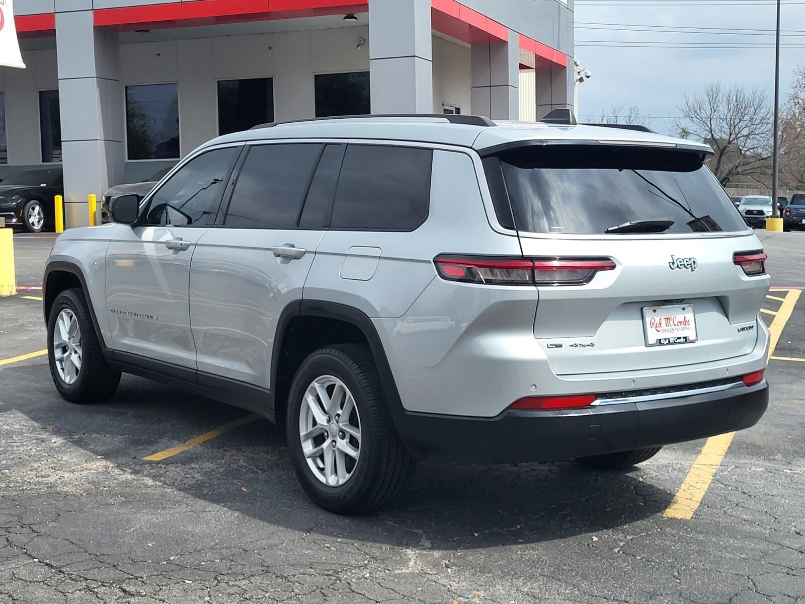 Used 2022 Jeep Grand Cherokee L Laredo w/ Luxury Tech Group I image 5