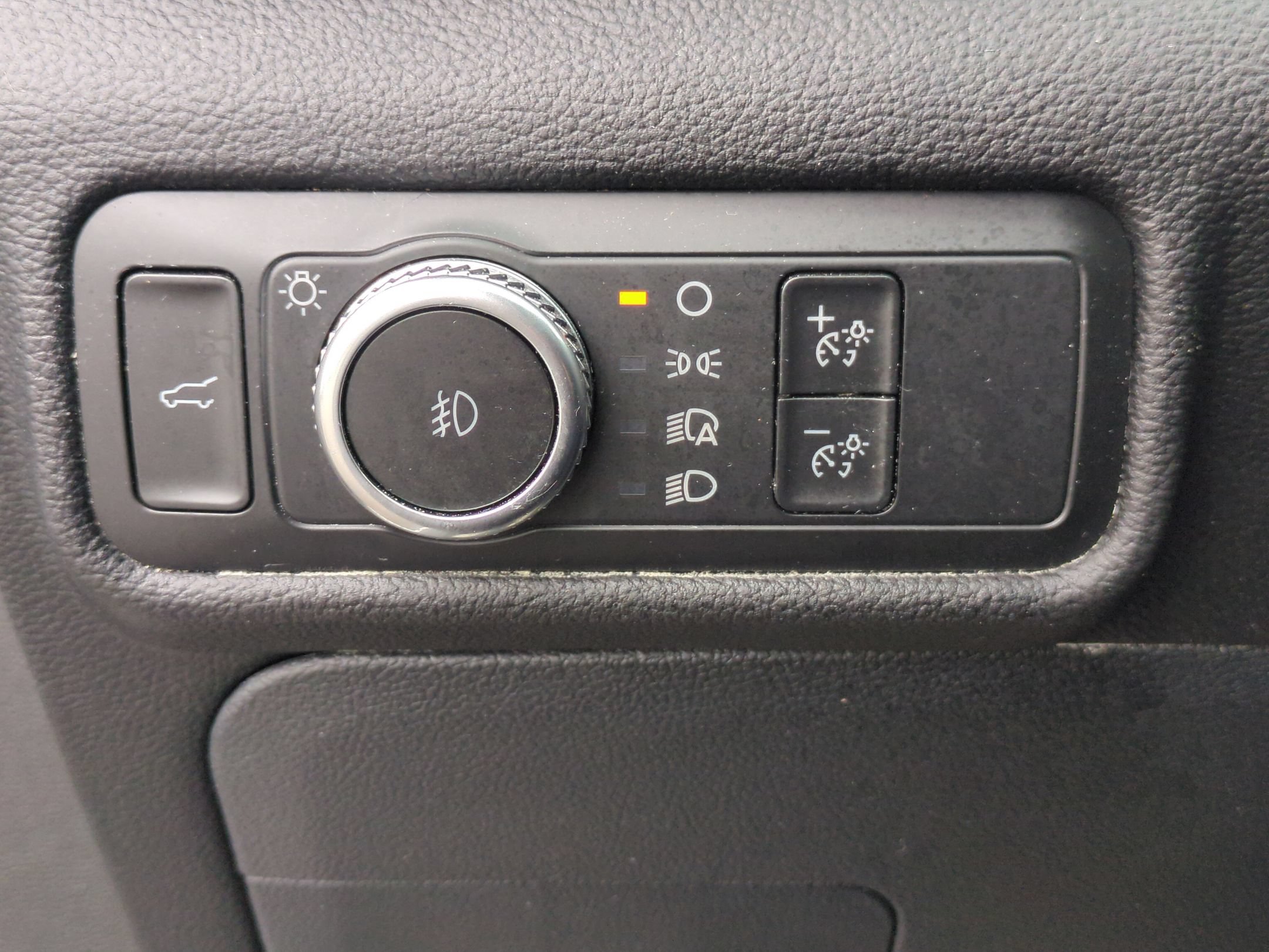 Certified 2022 Ford Explorer XLT RWD image 19