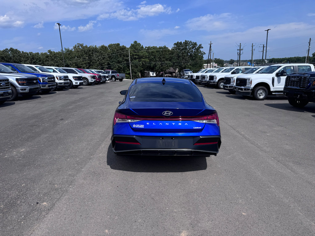 Used 2025 Hyundai Elantra Limited w/ Cargo Package FWD image 6