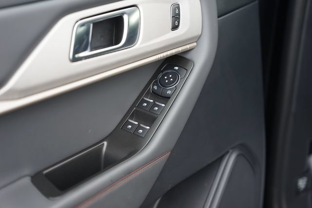 Certified 2025 Ford Explorer Active RWD image 31