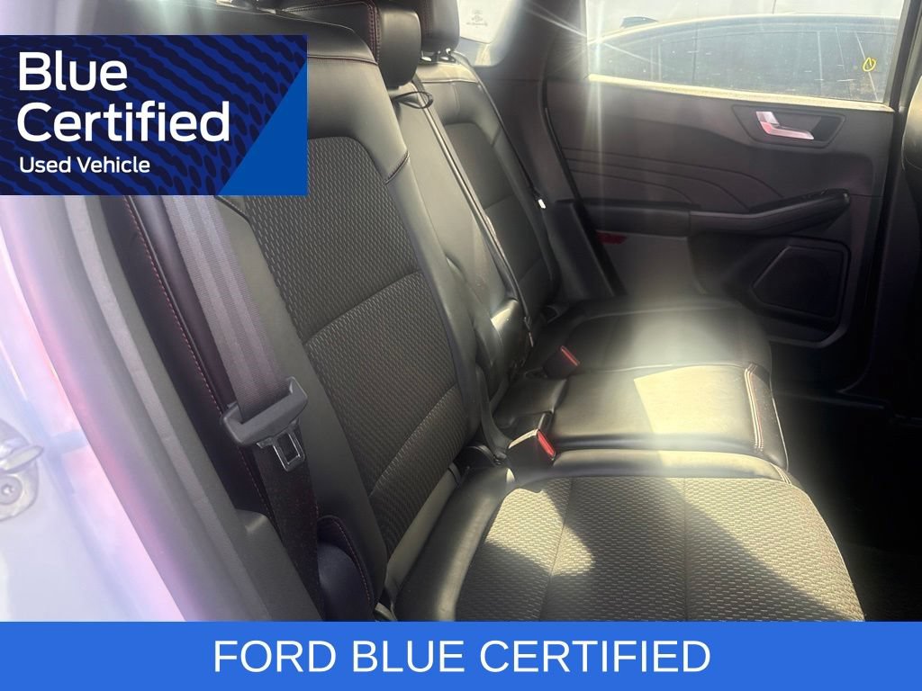 Certified 2025 Ford Escape ST-Line Select AWD/4WD image 6