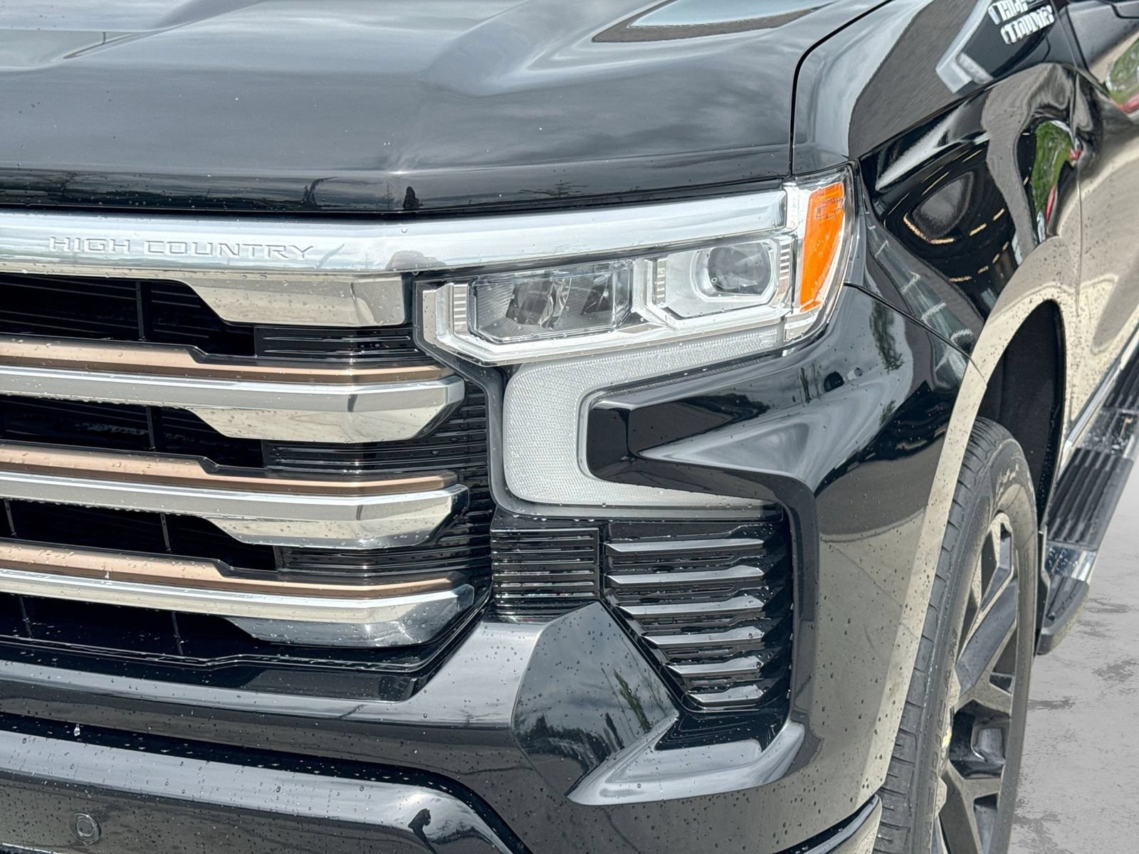 Used 2022 Chevrolet Silverado 1500 High Country w/ Technology Package AWD/4WD image 13