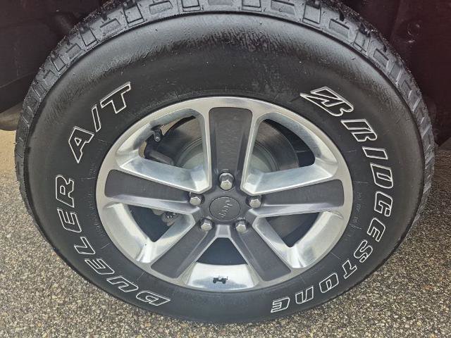 Used 2021 Jeep Wrangler Unlimited Sahara image 9