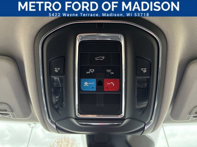 Used 2023 Jeep Grand Cherokee Limited AWD/4WD image 23