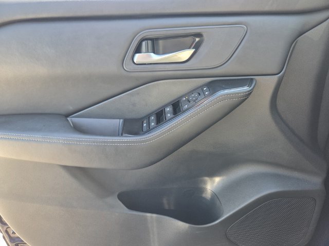 Used 2026 Nissan Rogue SV FWD image 21