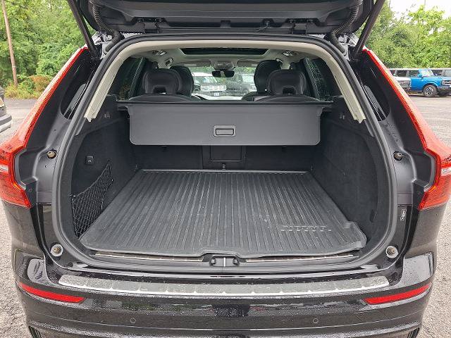 Used 2023 Volvo XC60 B5 Ultimate w/ Climate Package AWD/4WD image 29