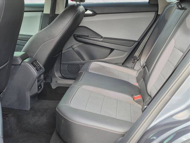 Used 2023 Volkswagen Taos SE FWD image 16