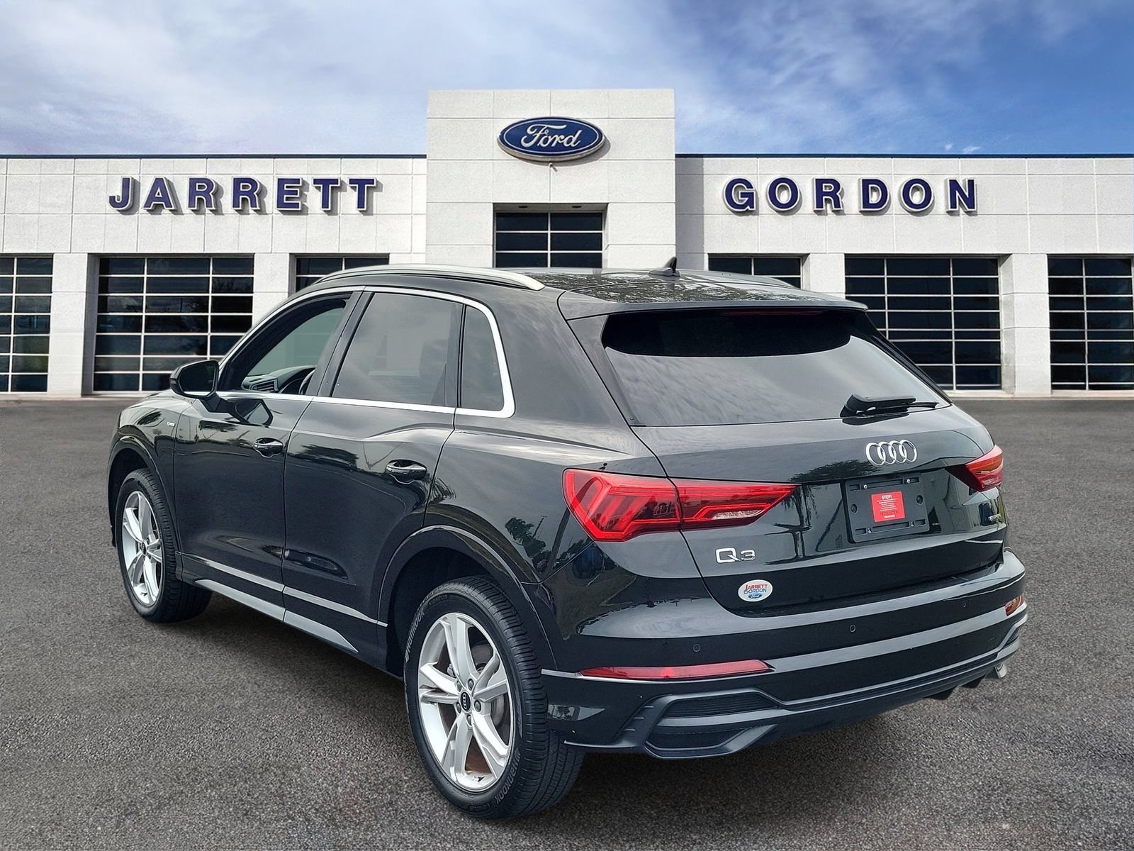 Used 2022 Audi Q3 2.0T Premium Plus w/ Premium Plus Package AWD/4WD image 3