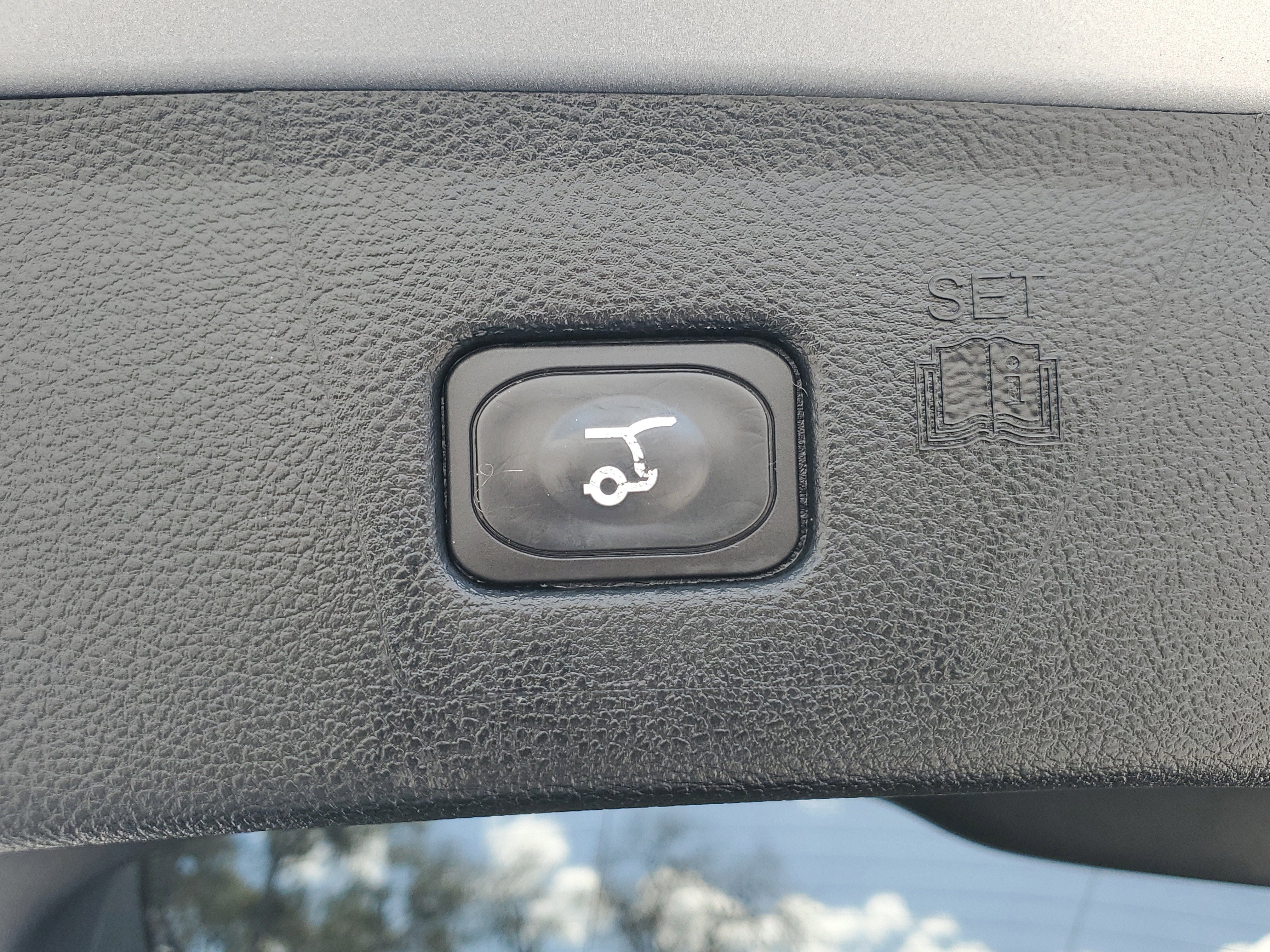 Certified 2022 Ford Edge SEL w/ Convenience Package image 11