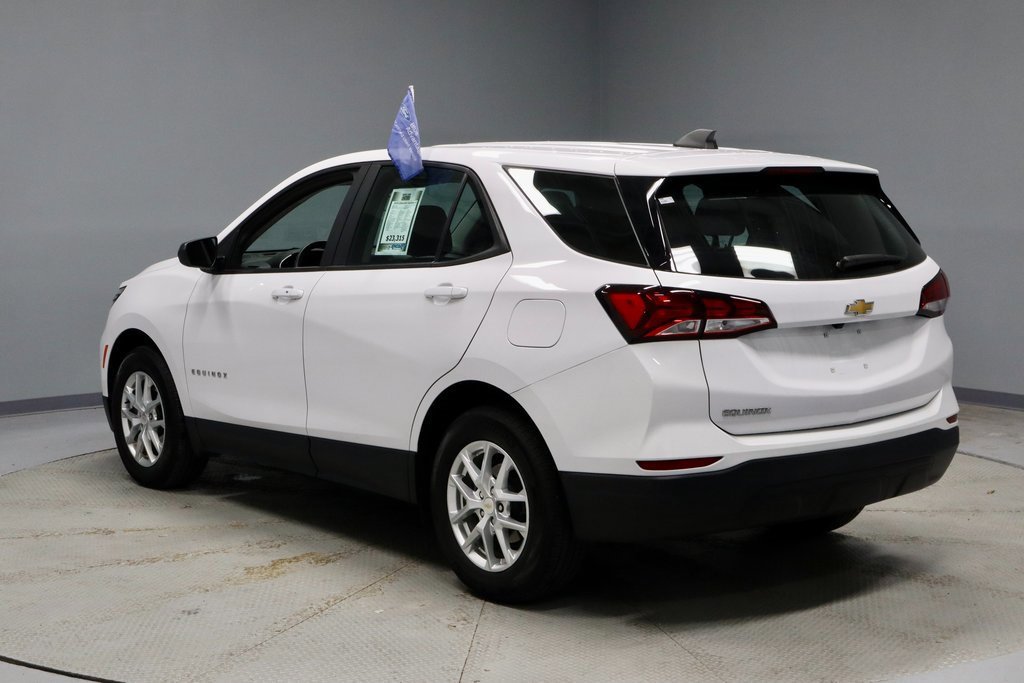 Used 2024 Chevrolet Equinox LS image 3