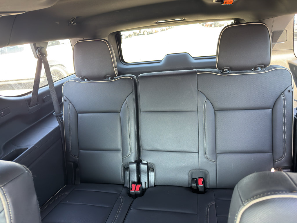 Used 2022 GMC Yukon XL SLT w/ SLT Premium Package AWD/4WD image 10