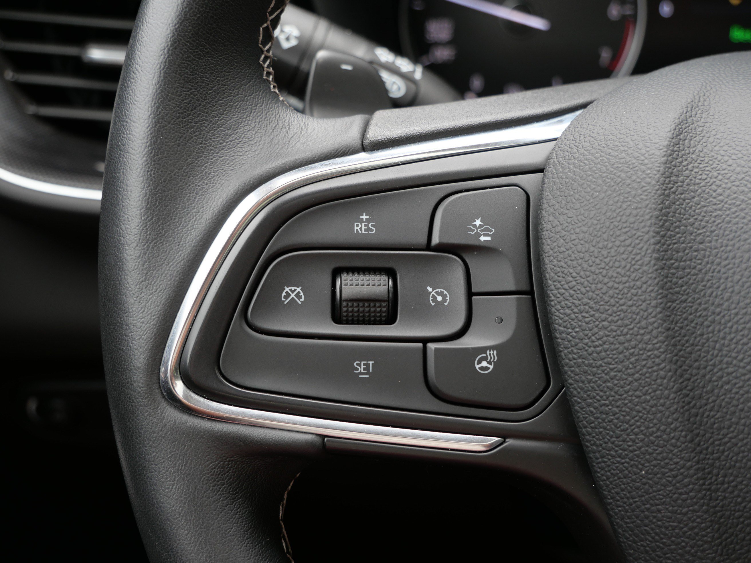 Used 2022 Buick Envision Essence w/ Technology Package II AWD/4WD image 28