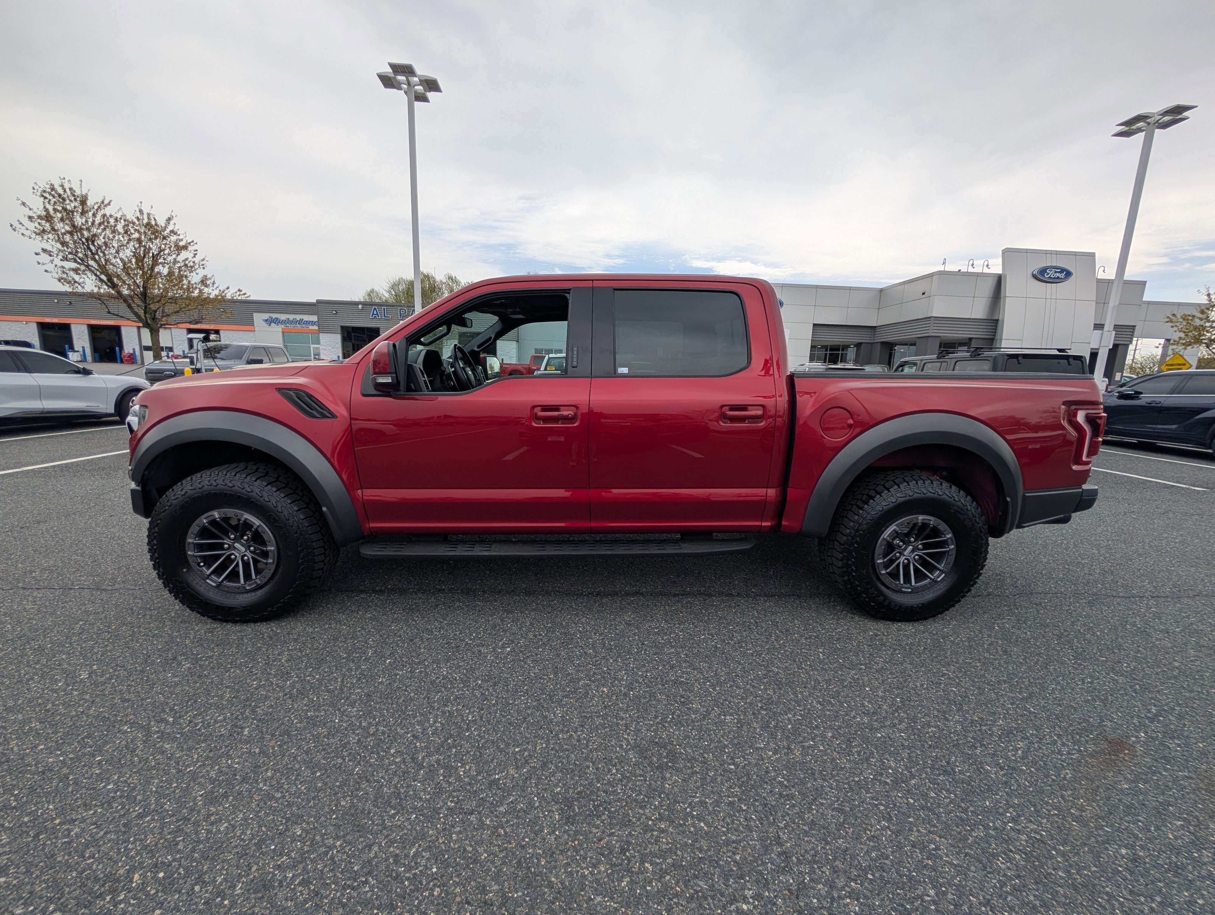 Certified 2019 Ford F150 Raptor w/ Equipment Group 802A Luxury image 2