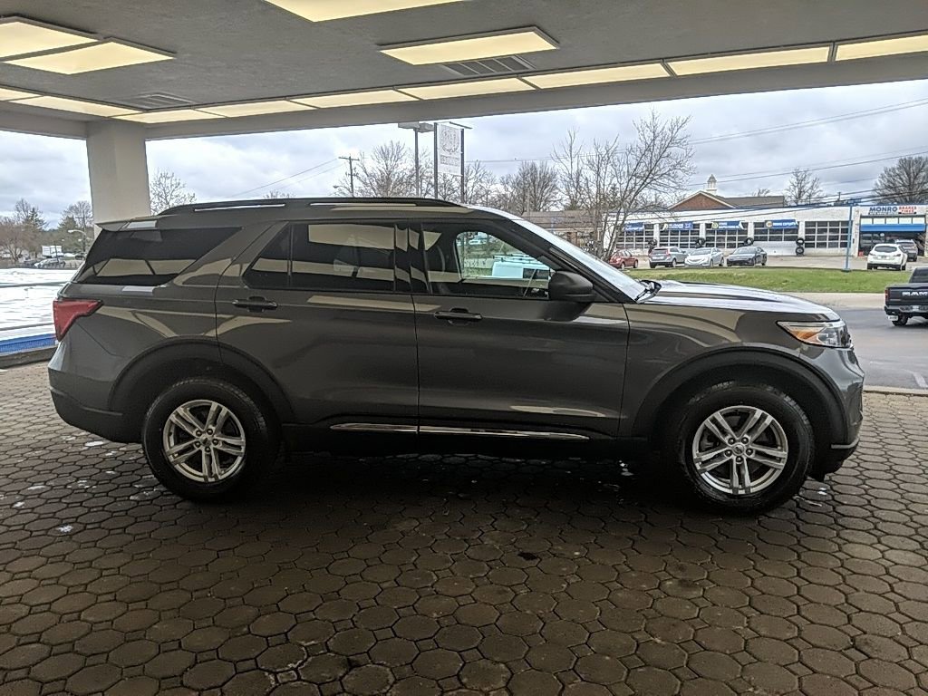Certified 2023 Ford Explorer XLT w/ Class IV Trailer Tow Package image 4