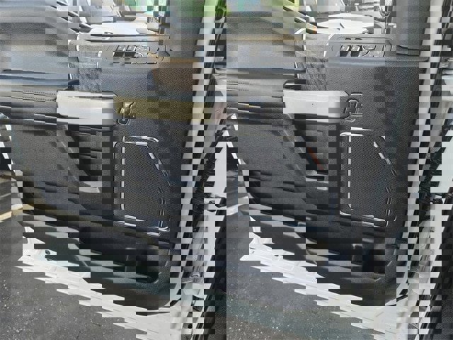 Certified 2019 Ford F250 Lariat w/ Lariat Value Package image 11