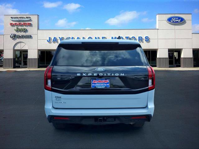 Certified 2025 Ford Expedition Active AWD/4WD image 3