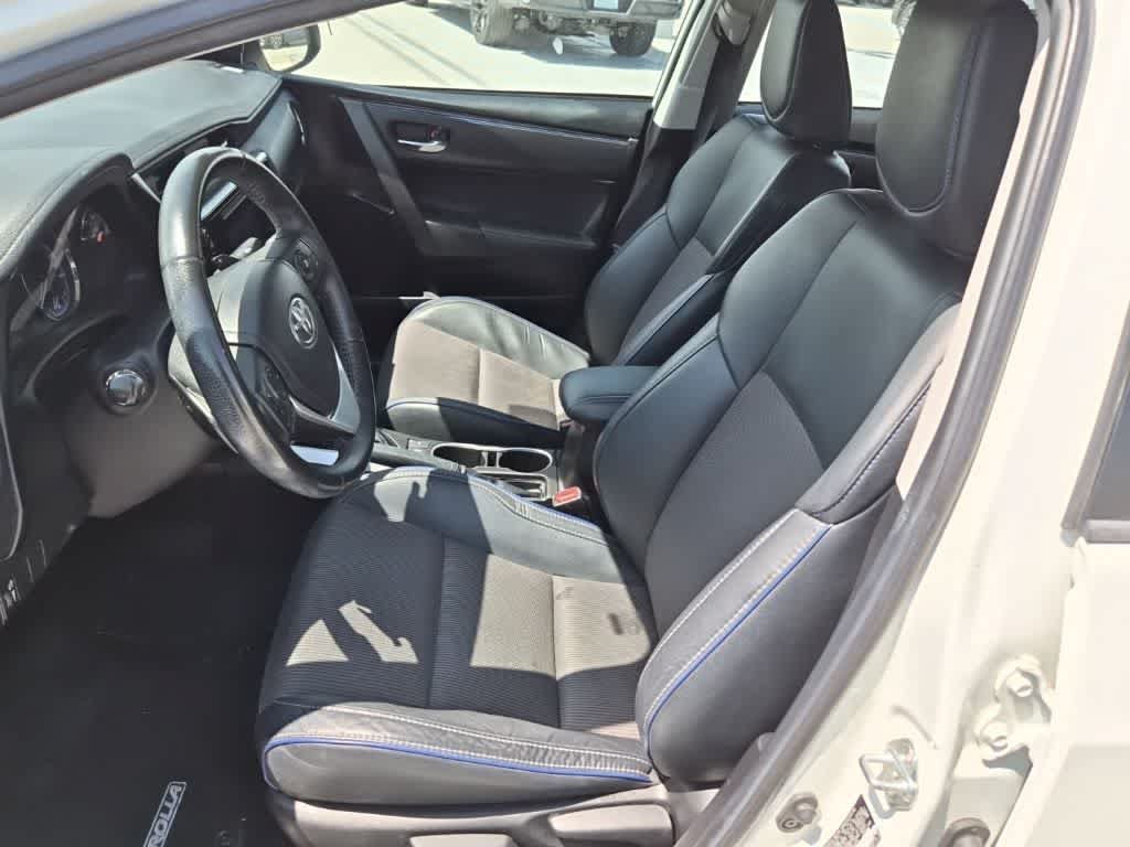 Used 2018 Toyota Corolla SE w/ Carpet Mat Package (TMS) FWD image 12