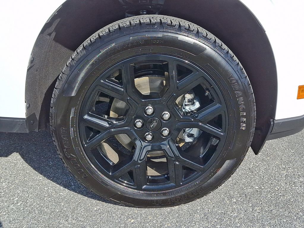 Certified 2025 Ford Maverick XLT w/ XLT Luxury Package AWD/4WD image 8