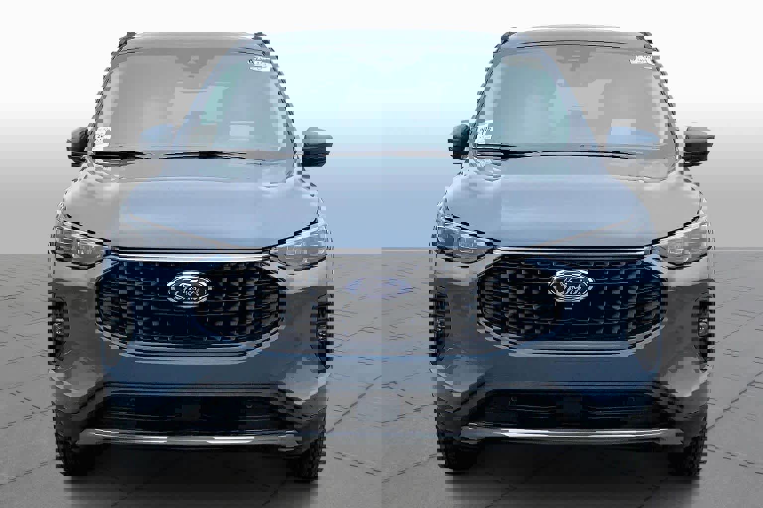 Certified 2025 Ford Escape SE w/ PHEV Premium Package image 3