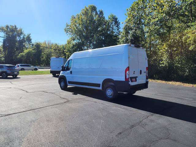 Used 2025 RAM ProMaster 2500 w/ Convenience Group FWD image 3
