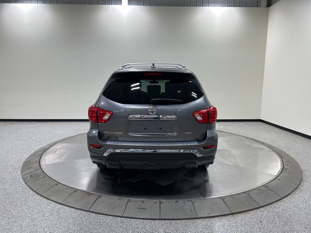 Used 2020 Nissan Pathfinder S image 4