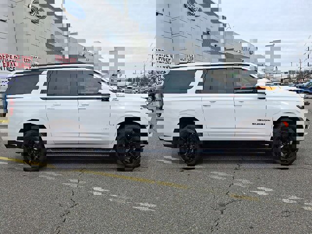 Used 2022 Chevrolet Suburban Z71 w/ Luxury Package image 5