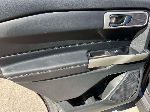 Certified 2023 Ford Explorer XLT RWD image 17