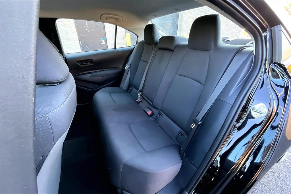 Used 2025 Toyota Corolla LE FWD image 24