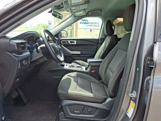 Certified 2023 Ford Explorer XLT w/ Class IV Trailer Tow Package AWD/4WD image 11