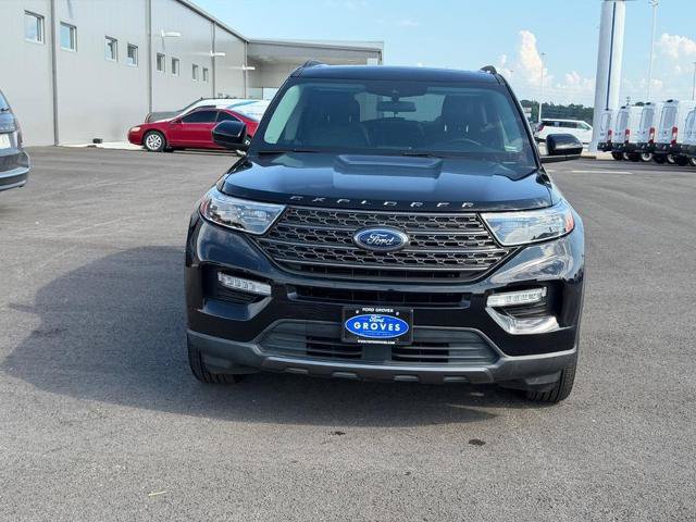 Certified 2022 Ford Explorer XLT w/ Equipment Group 202A AWD/4WD image 2