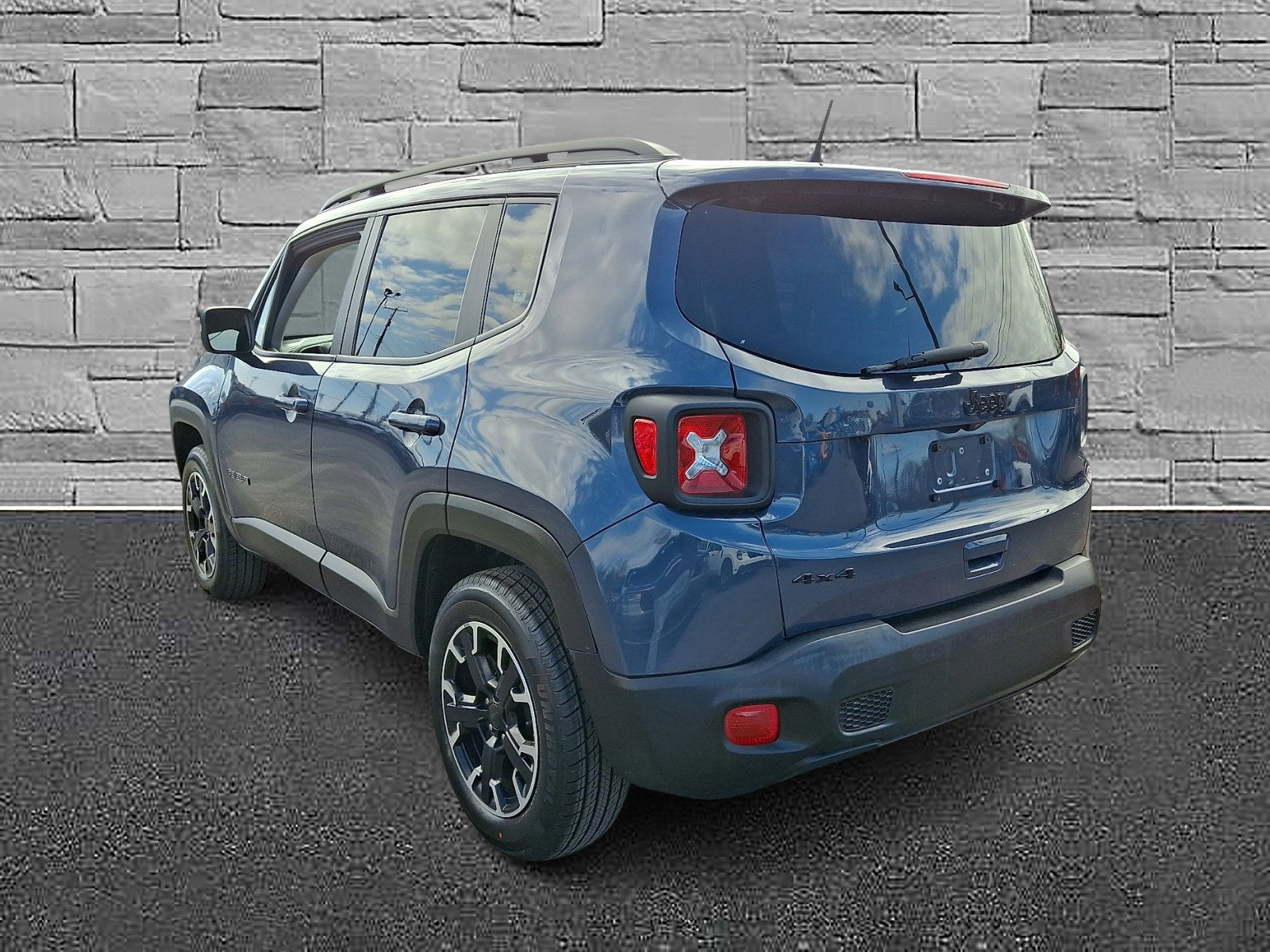 Used 2023 Jeep Renegade Latitude image 8