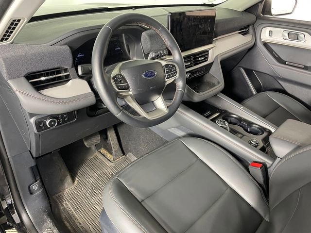 Certified 2025 Ford Explorer Active w/ Active Comfort Package AWD/4WD image 3