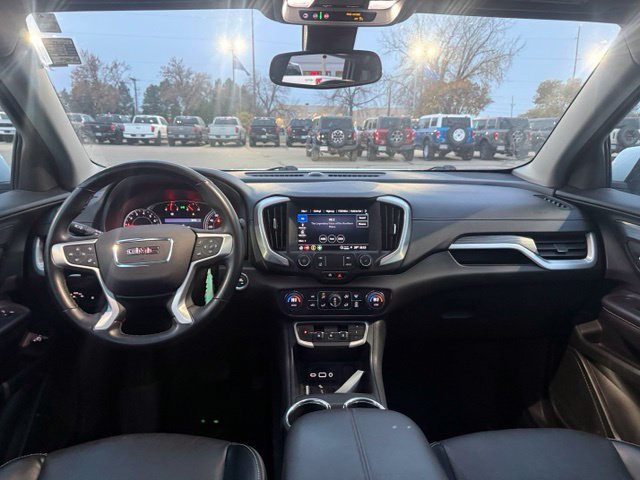 Used 2023 GMC Terrain SLT AWD/4WD image 2