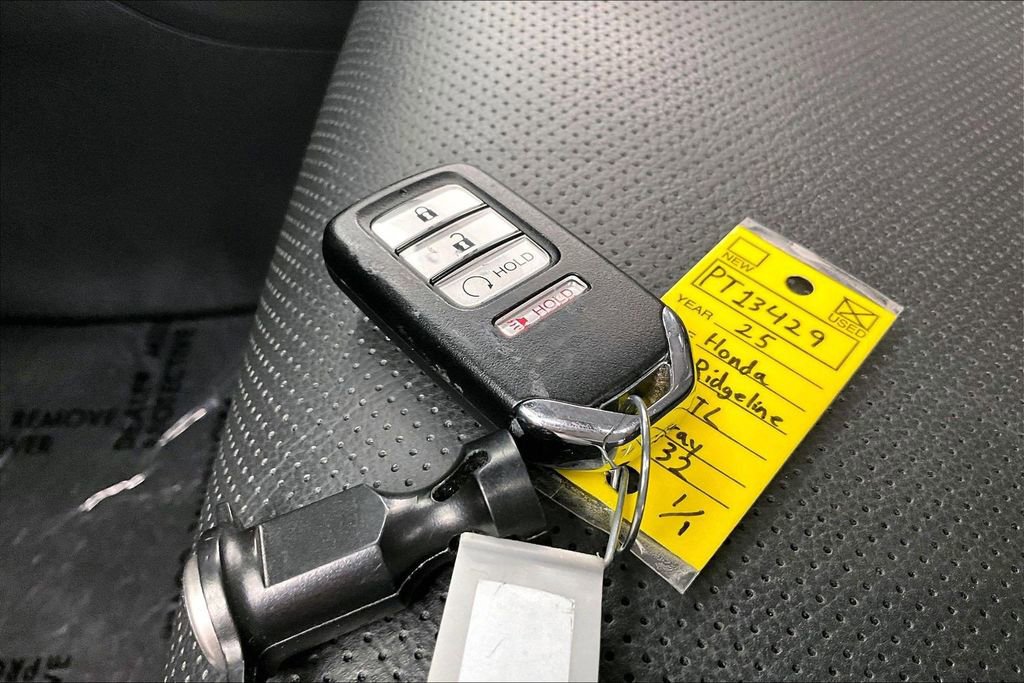 Used 2025 Honda Ridgeline RTL image 11