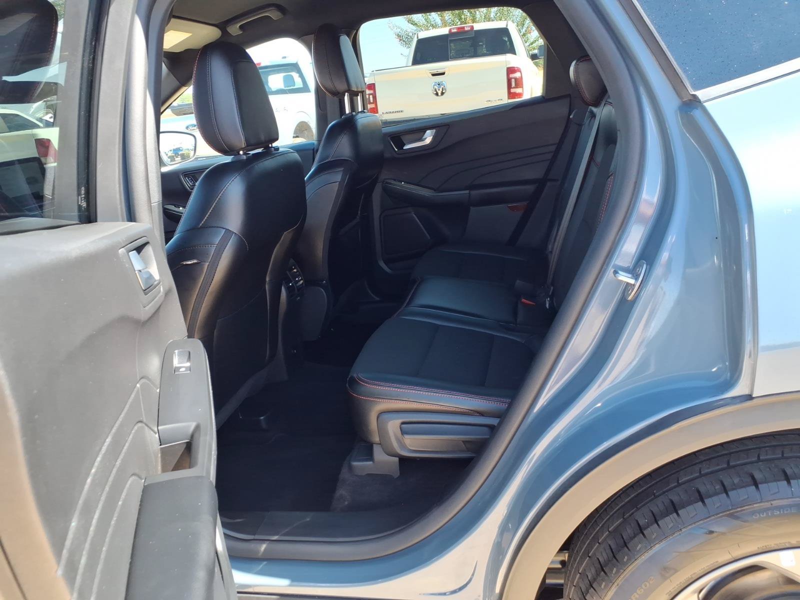 Certified 2025 Ford Escape ST-Line Select AWD/4WD image 15