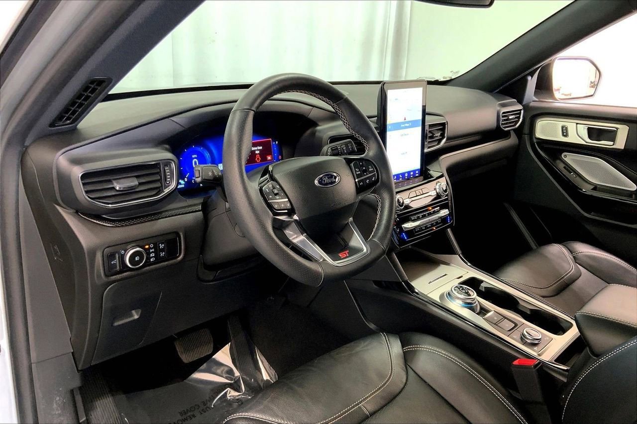 Certified 2023 Ford Explorer ST w/ Equipment Group 401A image 15