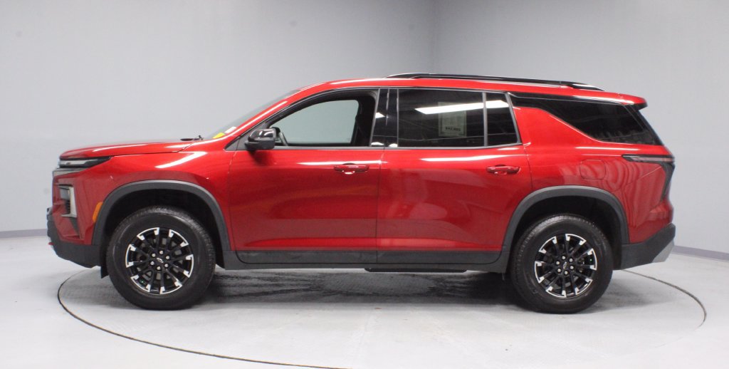 Used 2024 Chevrolet Traverse Z71 AWD/4WD image 7