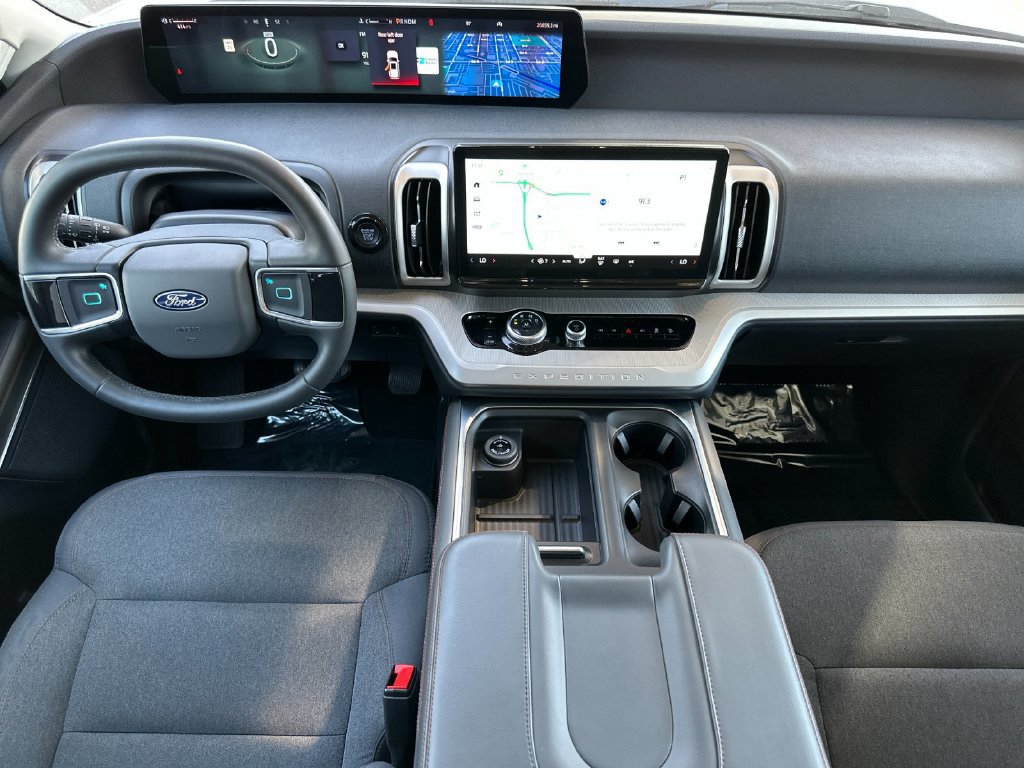 Certified 2025 Ford Expedition Active AWD/4WD image 12