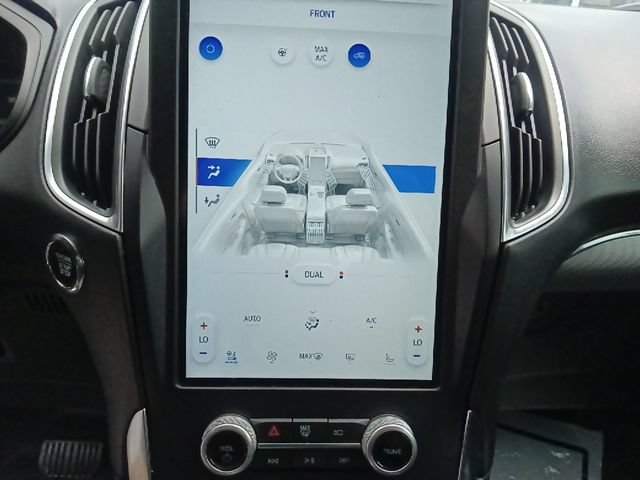 Certified 2022 Ford Edge Titanium w/ Equipment Group 301A AWD/4WD image 23