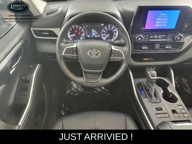 Used 2025 Toyota Highlander XLE AWD/4WD image 24