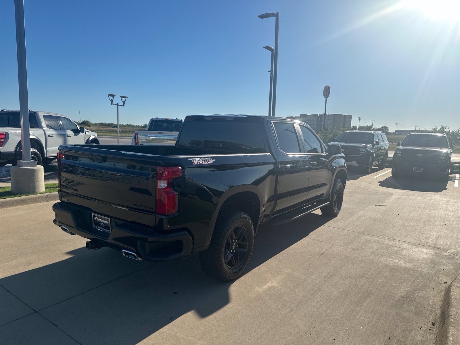 Used 2024 Chevrolet Silverado 1500 Custom Trail Boss w/ LPO, Dark Essentials Package AWD/4WD image 5