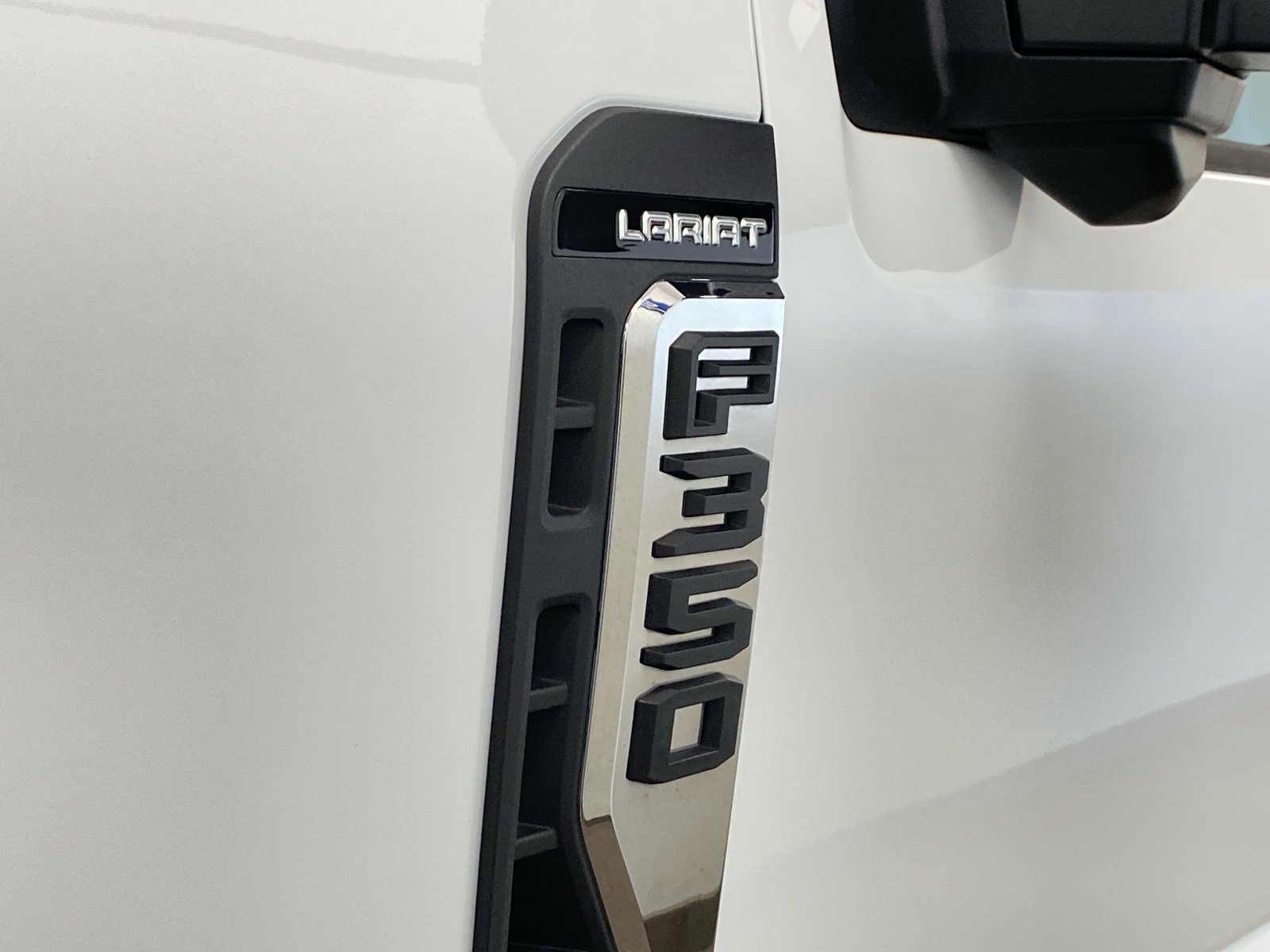 Certified 2025 Ford F350 Lariat AWD/4WD image 13