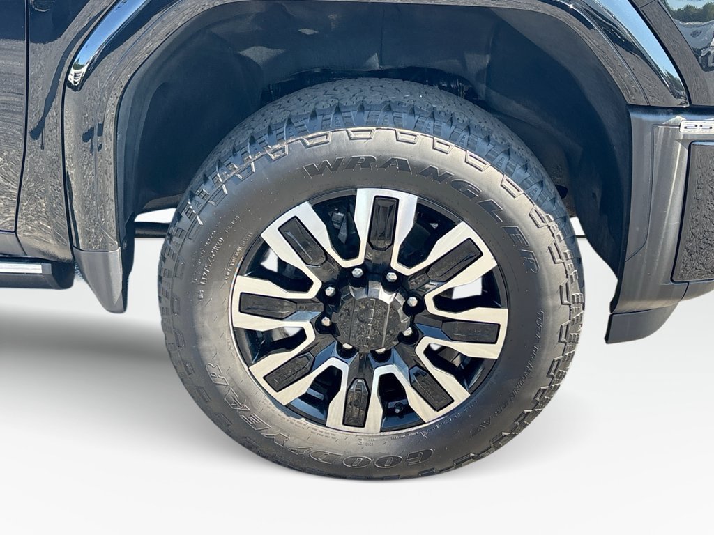 Used 2024 GMC Sierra 2500 Denali Ultimate AWD/4WD image 11