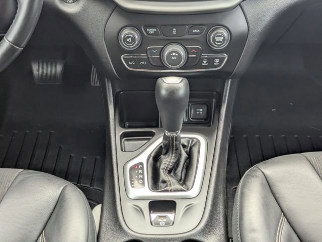 Used 2018 Jeep Cherokee Latitude Plus image 18