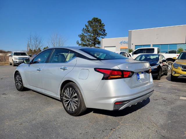 Used 2024 Nissan Altima 2.5 SV image 4