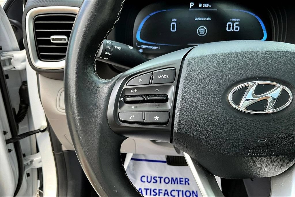Used 2025 Hyundai Venue SEL FWD image 12