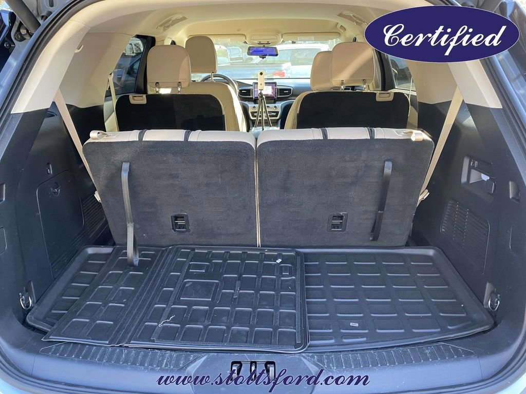 Certified 2022 Ford Explorer XLT w/ Equipment Group 202A image 9